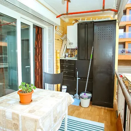 Modernist * יורט דה מאר